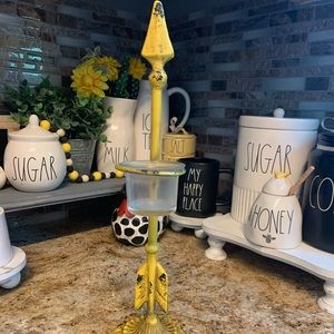 Hobby Lobby Accents - Yellow Distressed Arrow Candle Holder Hobby Lobby Accents - Yellow Distressed Arrow Candle Holder